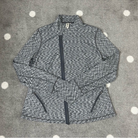 Titika activewear jacket - Picture 2 of 12